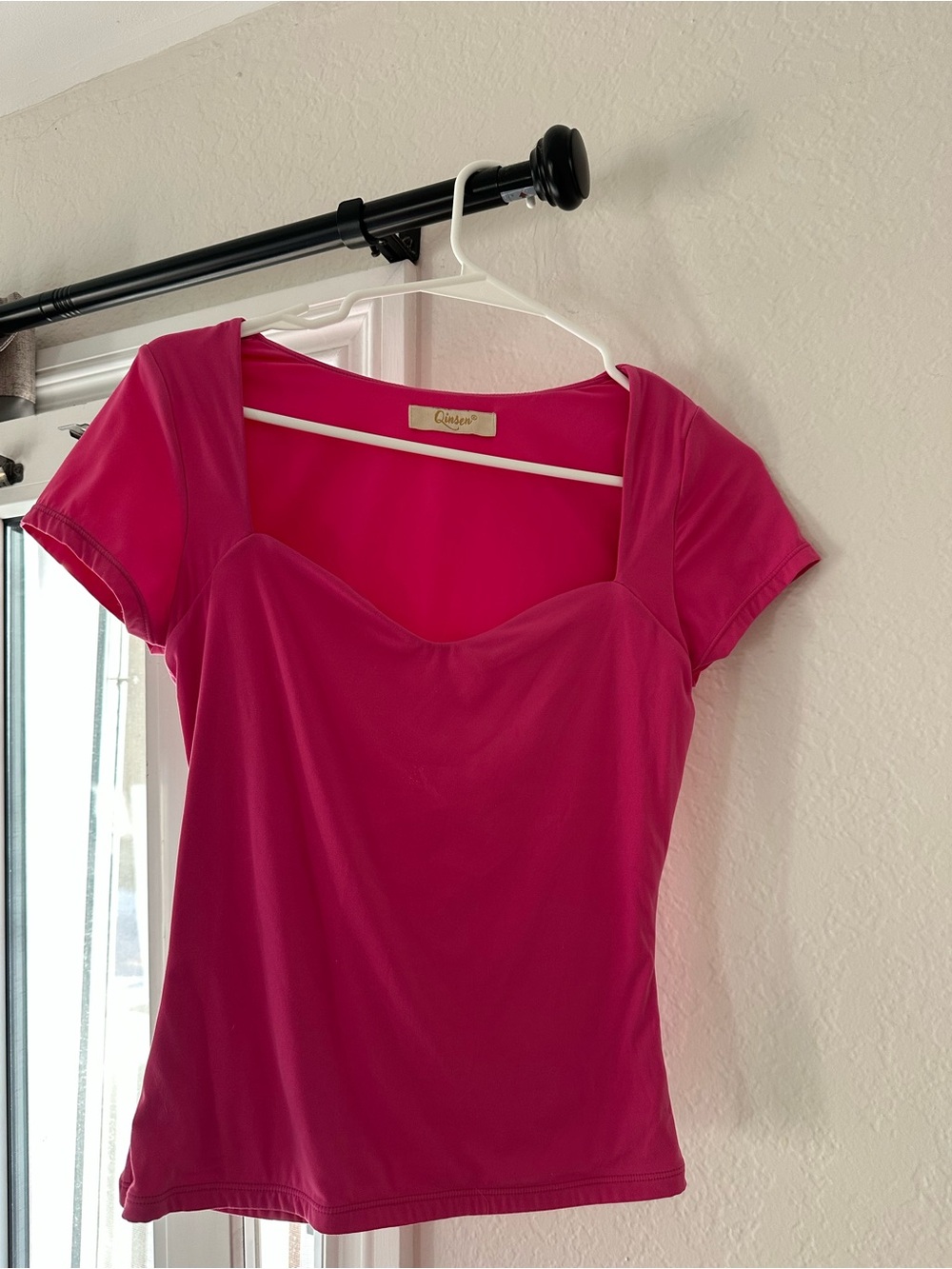 Qinsen Pink Sweatheart Short Sleeve Top
